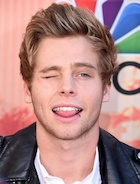 Luke Hemmings : luke-hemmings-1477848351.jpg