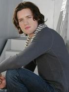 Luke Kleintank : luke-kleintank-1324347203.jpg