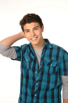 Luke Bilyk : luke-bilyk-1339569561.jpg