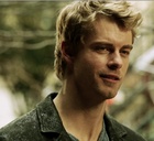 Luke Mitchell : luke-mitchell-1423509383.jpg