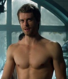 Luke Mitchell : luke-mitchell-1423509389.jpg