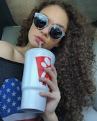 Madison Pettis : madison-pettis-1460131201.jpg