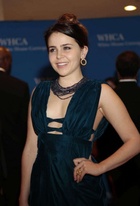 Mae Whitman : mae-whitman-1428174954.jpg