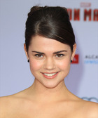 Maia Mitchell : maia-mitchell-1384280591.jpg