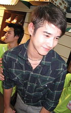 Mario Maurer : mariomaurer_1306874111.jpg