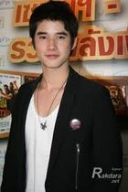 Mario Maurer : mariomaurer_1306874419.jpg