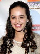 Mary Mouser : mary-mouser-1384196318.jpg