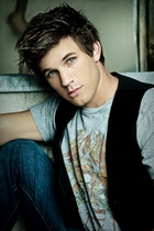 Matt Lanter : matt-lanter-1332372647.jpg