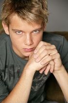 Max Thieriot : TI4U_u1156546038.jpg