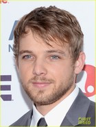 Max Thieriot : max-thieriot-1388022405.jpg