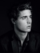 Max Irons : maxirons_1304963998.jpg