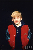 Macaulay Culkin : macaulay-culkin-1314136717.jpg