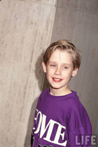 Macaulay Culkin : macaulay-culkin-1314153395.jpg