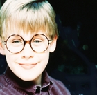 Macaulay Culkin : macaulay-culkin-1314729725.jpg