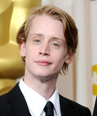 Macaulay Culkin : macaulay-culkin-1338925594.jpg