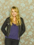 Megan Park : meganpark_1304698999.jpg