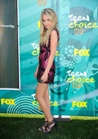 Megan Park : meganpark_1304699015.jpg