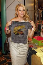 Melissa Joan Hart : melissa-joan-hart-1325106082.jpg