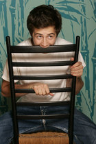 Michael Angarano : TI4U_u1143350509.jpg