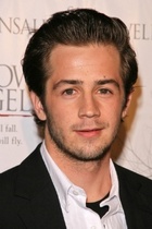 Michael Angarano : michael_angarano_1214852322.jpg