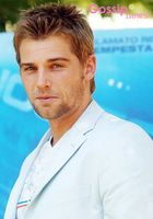 Mike Vogel : TI4U_u1150648429.jpg