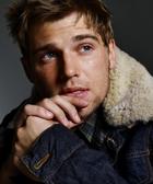 Mike Vogel : mike-vogel-1371487904.jpg