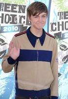 Miles Heizer : miles_heizer_1285175221.jpg