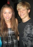 Miley Cyrus : TI4U_u1252751134.jpg