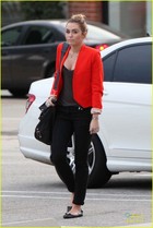 Miley Cyrus : miley-cyrus-1321201163.jpg