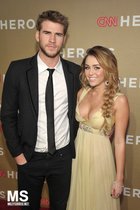 Miley Cyrus : miley-cyrus-1323715390.jpg