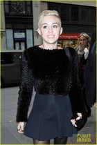 Miley Cyrus : miley-cyrus-1354815912.jpg