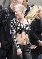 Miley Cyrus : miley-cyrus-1357245048.jpg