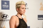 Miley Cyrus : miley-cyrus-1360744649.jpg