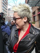 Miley Cyrus : miley-cyrus-1360785211.jpg