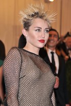 Miley Cyrus : miley-cyrus-1367949291.jpg