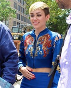 Miley Cyrus : miley-cyrus-1372448407.jpg