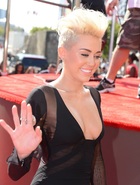 Miley Cyrus : miley-cyrus-1379466241.jpg