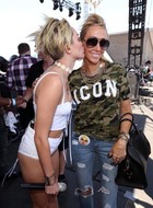 Miley Cyrus : miley-cyrus-1379807739.jpg