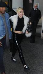 Miley Cyrus : miley-cyrus-1384376193.jpg