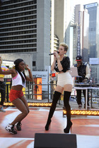 Miley Cyrus : miley-cyrus-1405281096.jpg