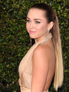 Miley Cyrus : miley-cyrus-1427655737.jpg