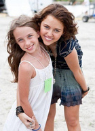 Miley Cyrus : miley_cyrus_1262931178.jpg