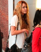 Miley Cyrus : miley_cyrus_1287404178.jpg