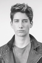 Milo Manheim : milo-manheim-1509177789.jpg