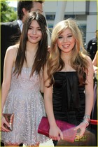 Miranda Cosgrove : TI4U_u1284252202.jpg