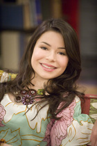 Miranda Cosgrove : miranda-cosgrove-1336635126.jpg