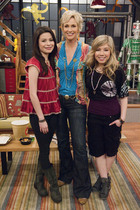 Miranda Cosgrove : miranda-cosgrove-1336862181.jpg