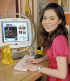 Miranda Cosgrove : miranda_cosgrove_1218908424.jpg