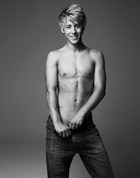 Mitch Hewer : mitch_hewer_1193064907.jpg