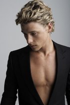 Mitch Hewer : mitch_hewer_1311037015.jpg